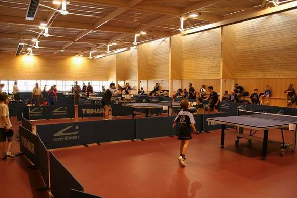 La salle en haut ddie au Tennis de Table